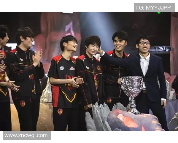 CSGO精彩解析：深入了解FPX战队的团队协作与战术配合
